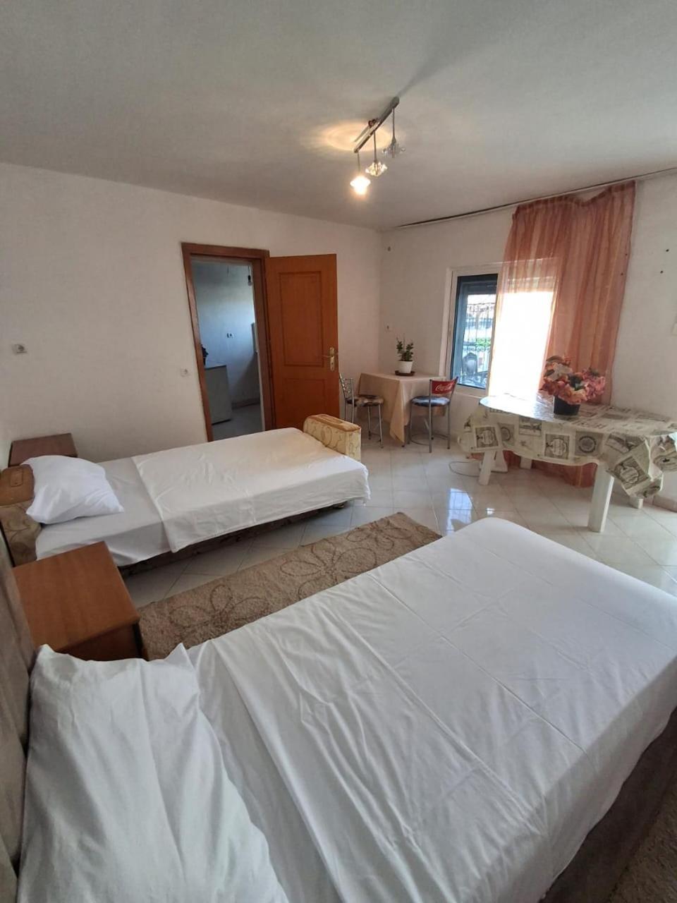 Aleko Guest House Gjirokaster Exterior photo